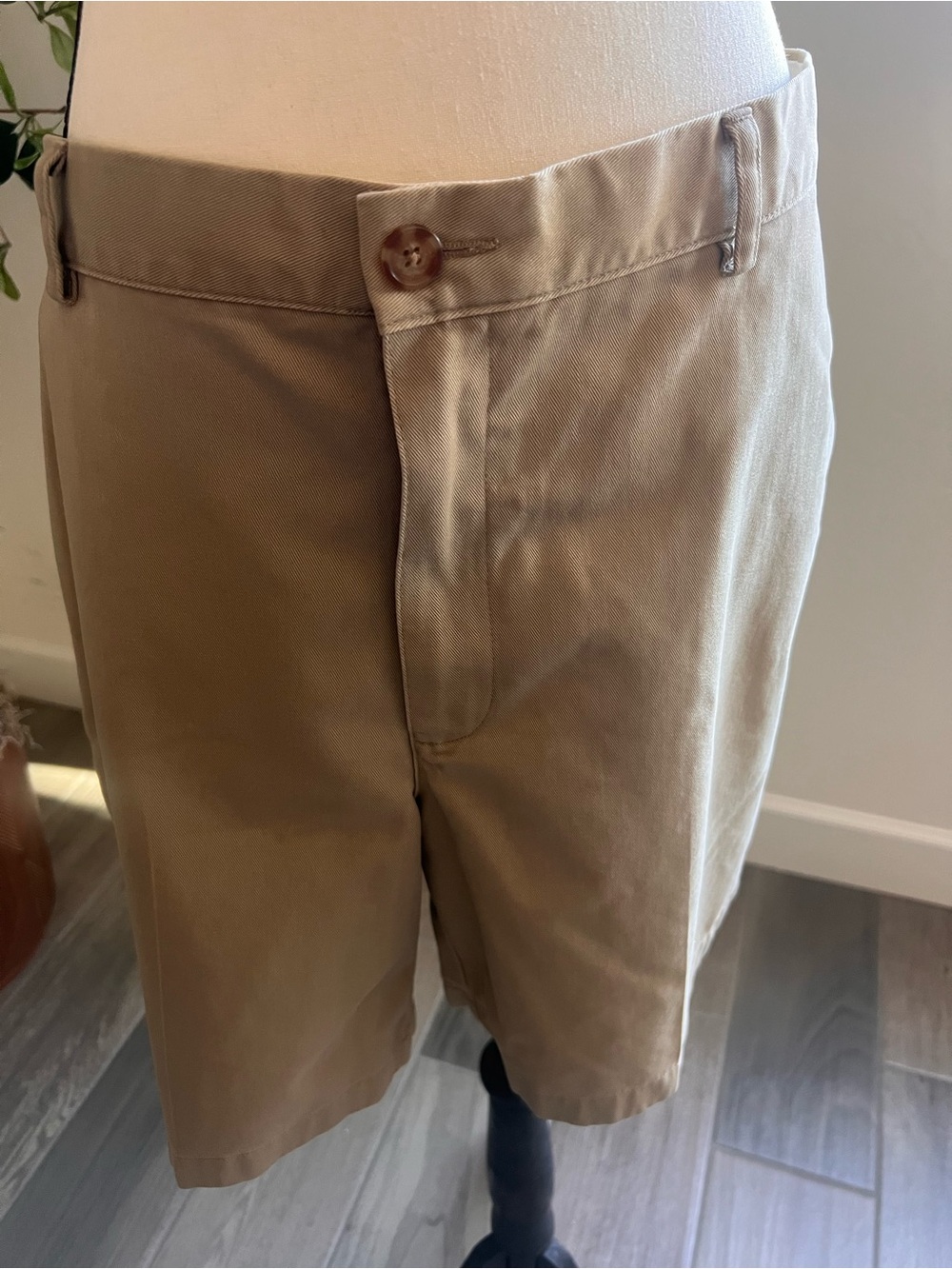 Men’s L.L. Bean Size 36 Shorts Classic-Fit 8” Dark Khaki